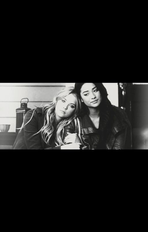 Just friends - Hannily/Hemily fanfic