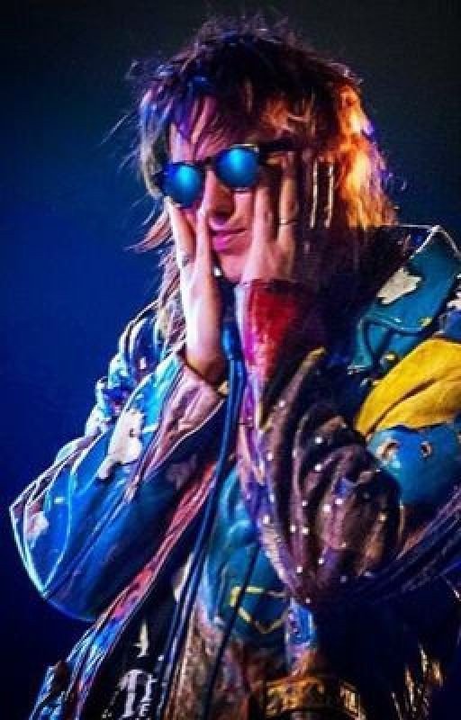Between Love and Hate (Julian Casablancas fanfic)