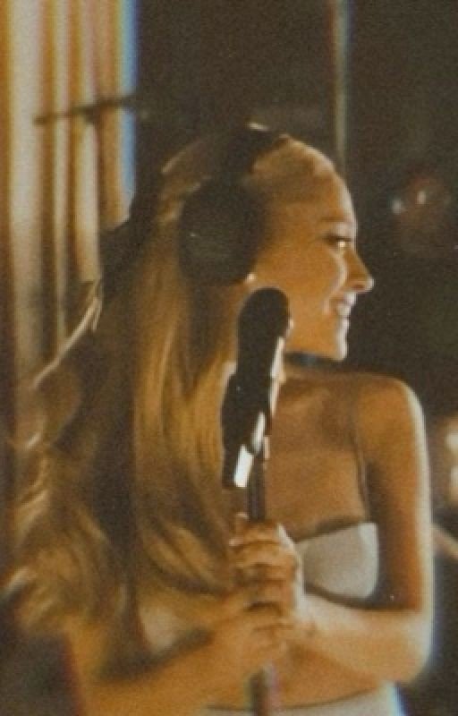 Forget my past - Ariana Grande x reader